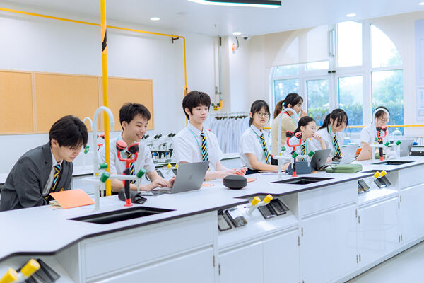 开学第一天,南通惠立学校